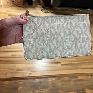 EUC MK LARGE WRISTLET 10x7